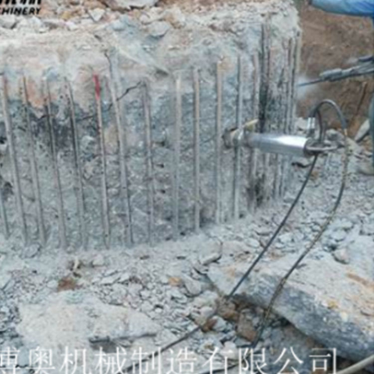 混凝土樁(zhuāng)頭液壓劈(pī)裂機