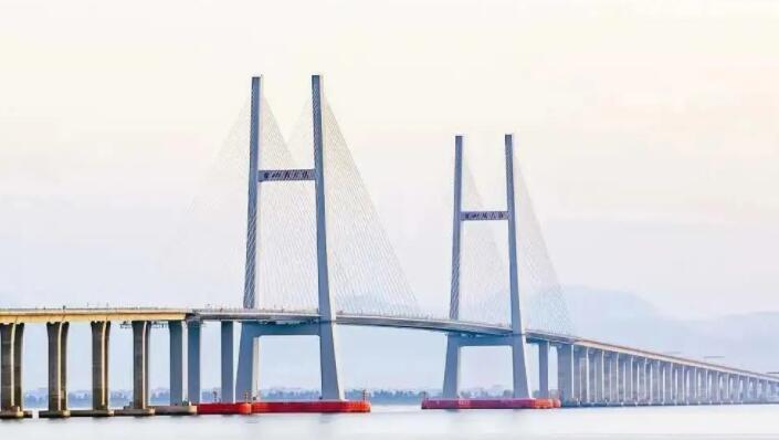 台州灣大橋及接線(xiàn)工程順(shùn)利通過竣工(gōng)驗收(shōu)