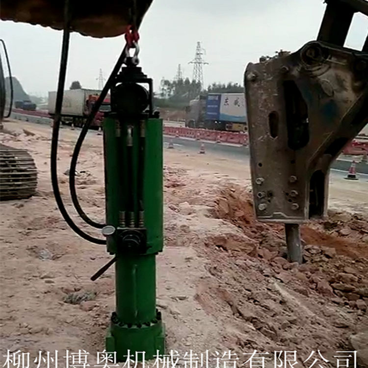 富凱爾易有限公司大型機載岩石(shí)劈裂機