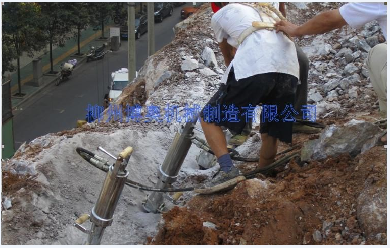 岩石(shí)劈裂(liè)機解(jiě)決(jué)安(ān)徽采(cǎi)石難題/劈裂(liè)機(jī)價格(gé)