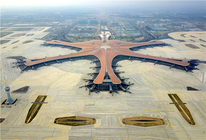 北京大興(xìng)機場北線高速(sù)西延(yán)項目永定(dìng)河特大橋合龍(lóng)